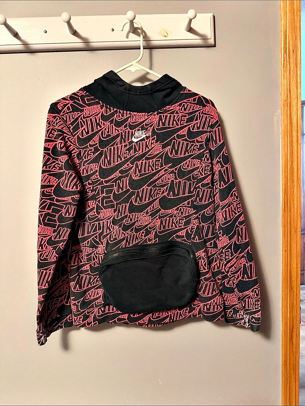 Nike Print Hoodie Black Red Size Youth XL Like New